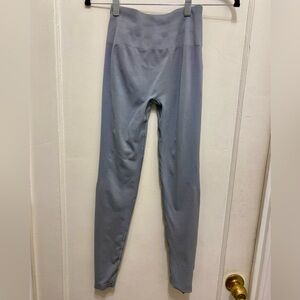 Alphalete Leggings Butt Scrunch Size Small Color Grayish Lavender